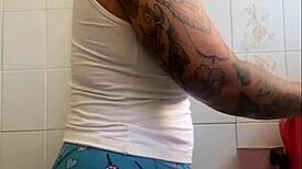 I want caresses on my big pussy while flashing outdoors