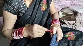 Indian bhabhi in black saree pissing on wedding ranch, damn!