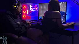 Wife competes with Spider-Man 2 in hardcore action! 😏