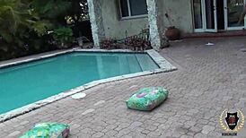 哟，想看Don Prince狂野熟女3P支配？