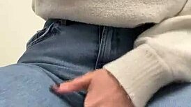 Quick orgasm in doctor's office 😏