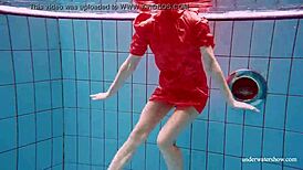 man, i love watchin’ avenna swim nude in the pool, so sexy