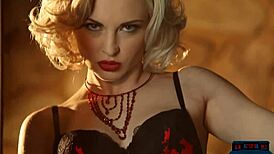 I can’t get over Carissa White posing hot in lingerie!