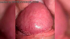 follando un coño jugoso lleno de leche