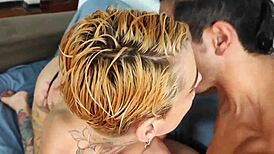 日本猛男吐口水狂逗野战