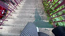 me encuentro con mi mejor amiga por la calle me corro en su linda carita