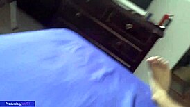 Con cabaña sola y excitados empezamos a tocarnos mi hermanastra y yo hasta terminar follando!