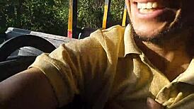 陌生人在公交车上摸屁股引发疯狂性爱