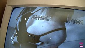 Slutty Kattie Summers fingers ass while sucking stranger's cock