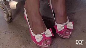 Czech girl-next-door's foot and leg fetish casting chat