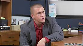 男同健身教练操裸体emo娘炮男孩疯狂团队电影！