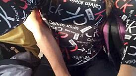 陌生人在公交车上摸屁股引发疯狂性爱