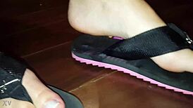 luh gives a footjob with her feet