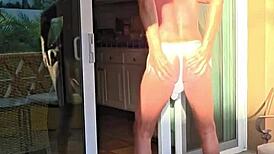 Wow, Papifachero stretches thongs on his balcony during vacation!