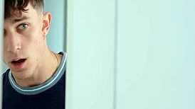 Stucked Stepsister Myra With Parker Ambrose