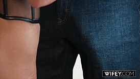 人妻艾莉克斯·乌里黑人大屌秀