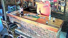 抓到老婆和闺蜜在监控里偷情