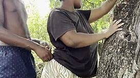 嘿，想现在就操这个户外妓女吗？