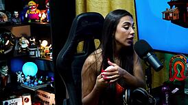 Latina Didy Reis Flashes Tits Publicly!