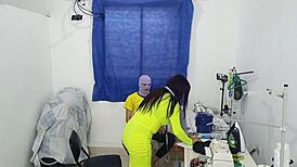 新视频我是时装设计师上班秀大奶