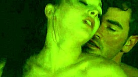 Tia Layne fucks Romana with glass dildo 😍