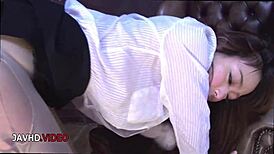 日本熟女穿着性感丝袜以硬核内射办公室惊喜结束