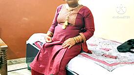 Indian Desi Bhabhi Interacts With Gym Boys in Homemade Scene