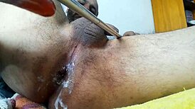 mi culito juega con juguetes anales