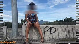 人妻街头给大家露骚逼