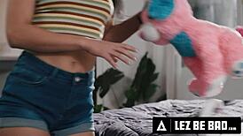 Lez Be Bad - Nerdy Gal Ritchie Has Rough Scissoring & Fingering With Stepsisters Bestie Adria Rae