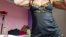 brasileira gostosa bricando e se excitando pela manha