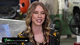 Dirty Mechanic Anya Olsen Sucks Cock with Peter Green in Car