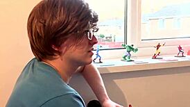 Nerdy Dude Tricks Wannabe Pornstar Into Sucking His Dick