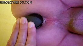 un amateur se fait sodomiser avec un plug anal, tu veux voir?