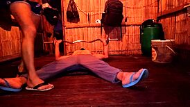 madrastra rides polla while hijastro flexes muscles in homemade sex tape