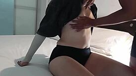 18+嫩妹舔屁眼骚逼激情跨种族猛干