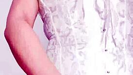 Madrastra Anal Slut Masturbates with Hijastro During Virtual Sex