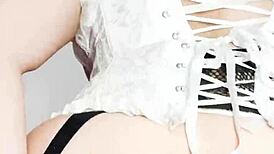 Madrastra Anal Slut Masturbates with Hijastro During Virtual Sex