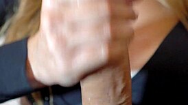 my japanese waitress story gets spicy in part 2 😍