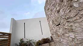 dos lesbianas calientes se masturban en una piscina p�blica con miedo a que las descubran