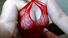 唐斯基在红内衣里巨人女塔楼