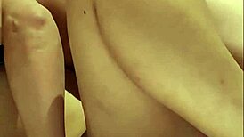 粉丝带来他的华墨老婆让我当着他面肏屁股射精