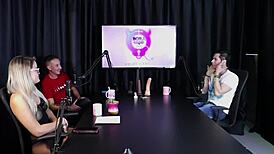 The blonde felt hot and took off her clothes after the guest said he freed a woman in the swing house. It was a glamorous see-through moment with Brazilian swingers.