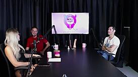 The blonde felt hot and took off her clothes after the guest said he freed a woman in the swing house. It was a glamorous see-through moment with Brazilian swingers.