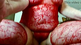 唐斯基在红内衣里巨人女塔楼