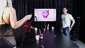 The blonde felt hot and took off her clothes after the guest said he freed a woman in the swing house. It was a glamorous see-through moment with Brazilian swingers.