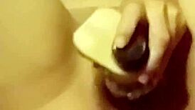 jovencita with huge dildo and cum