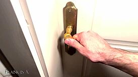 金发继妹被饥渴继兄黑暗中狠操？