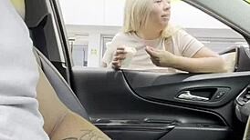 desconocida gets wet blowjob in my car, cum in mouth 😏