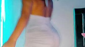 I love watching this live stream of skinny ass shaking in hot dance that gets me so excited